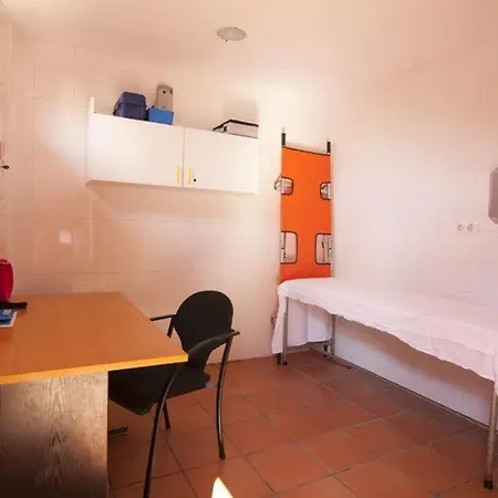 مكان تخييم Torre De La Mora 2*
